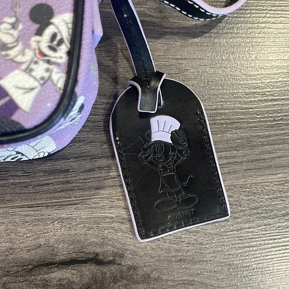 Disney Dooney & Bourke Epcot International Food & Wine Festival Theme Bag - Picture 3 of 4